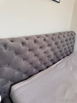 Manželská postel KARE Design - 6