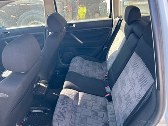 Volkswagen Passat - 6