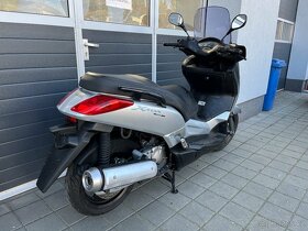 Yamaha Xmax 125 - 6