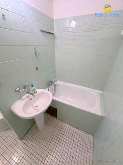 Pronájem bytu 2+kk 45m balkon Praha 3 Nad Ohradou - 6