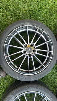 Peugeot 5x108 245/ 40 R17 - 6