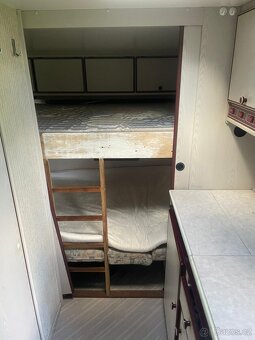 Knaus Sudwind 490, předstan, palandy, WC, STK - 6