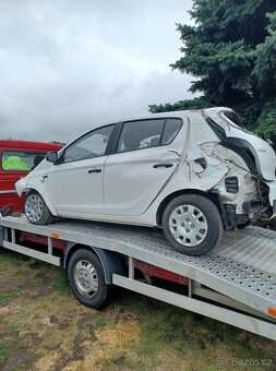Rozpredám Hyundai I20 1.2 2012 G4LA - 6