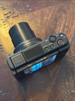 Sony ZV-1 Kompaktní Vlogovací Kamera 4K + 3 Baterie + Origin - 6