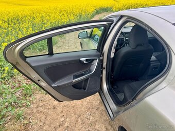 Volvo S60 (2011) - 6