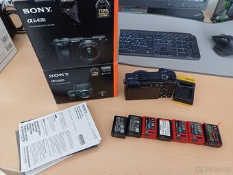 Sony A6400 tělo + příslušenství - 6