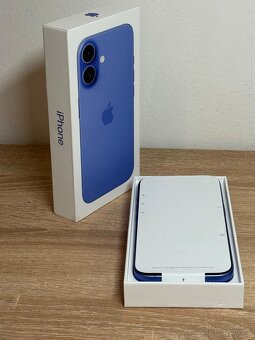 iPhone 16 128 GB - ultramarínový - 6