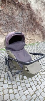 kočárek a autosedačka - 6