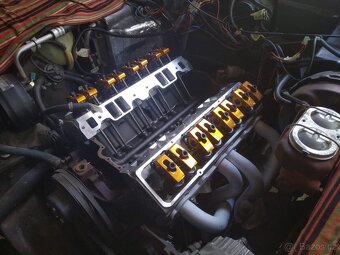 Chevrolet Corvette C3 L82 manuál - 6