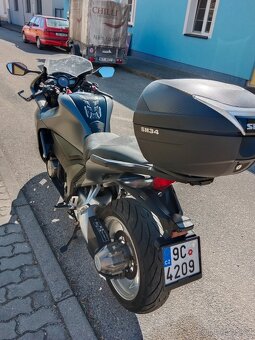 HONDA VFR 1200 f - 6