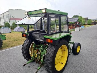 John Deere 2030 - 6