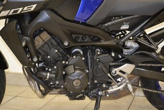 YAMAHA MT 09 - 6