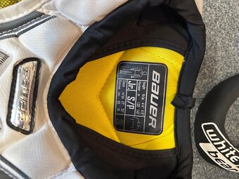 Hokejová výbava - 6