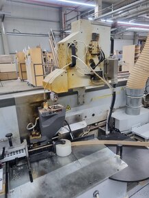 Olepovací stroj se zpětným dopravníkem HOMAG KAL 211 - 6