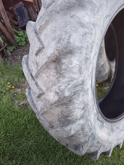 Pneu 16.9-34 na Zetor - 6