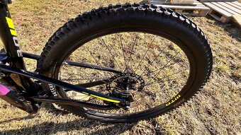 Celoodpružené MTB kolo Kross 3.0 Carbon-velikost M kola 29” - 6