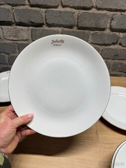 🩵 Sada porcelánových talířů JEDNOTA – 8 ks 🩵 - 6