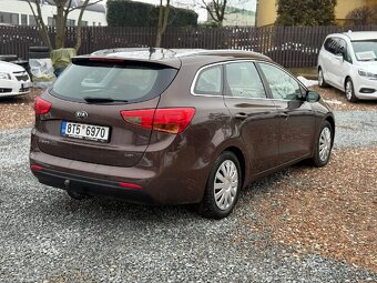 Kia Ceed 1.6 CRDi 94 kW Manuál 2012
- 6