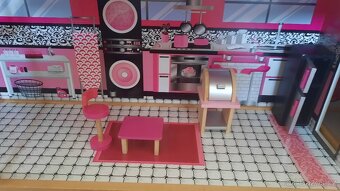 Dřevěný dům pro panenky - 6