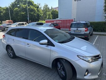 Toyota Auris 2015 - 6