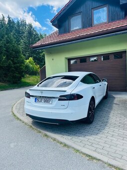 Tesla model S P85 - 6