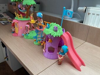 Mini Chou Chou Stromový domeček, hřiště a 6 ks panenek - 6