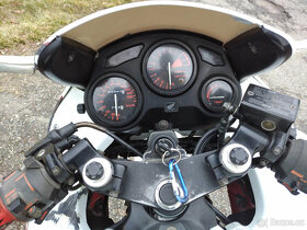 Honda CBR 600 F SuperSport 1989 Vajíčko - 6