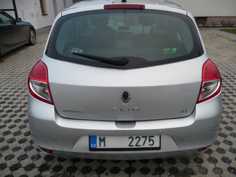 Renault Clio 1.5Dci comfort po 1.majiteli a po STK a Servise - 6