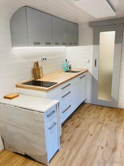 Maringotka s terasou - 6