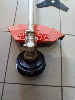 Křovinořez OleoMac Sparta 381 T - 6