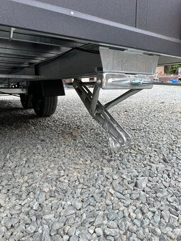 Moderní FoodTruck 4x2,5m - 6