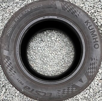 205/60 R16 92V letní pneumatiky Kumho Ecsta (4122) - 6