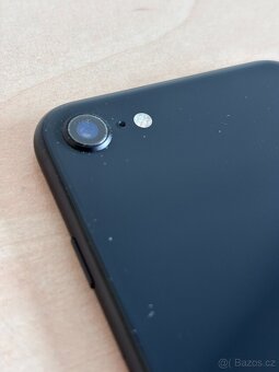iPhone SE (2020) 64 GB, Černý, baterie 86% - 6