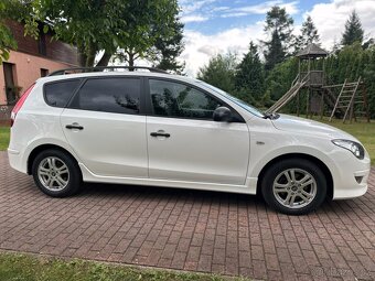 Hyundai i30 CW 1.6Crdi 66kw FIFA - 6