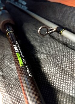 Přívlačový prut Gunki s navijákem Daiwa TOP STAV - 6