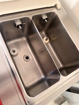 Stánek na točenou zmrzlinu - 6