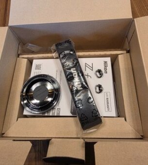 Nikon Zf tělo černá - cognac - 6