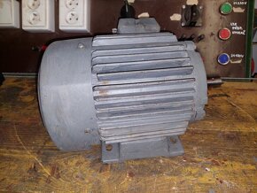 Prodám třifázový motor 1,5kW 1450ot. - 6