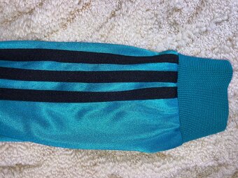 Set dámské tričko Nike, mikina Adidas, kostkované kraťase - 6