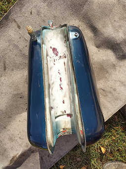 MZ ETZ 251 /301 nádrž - 6