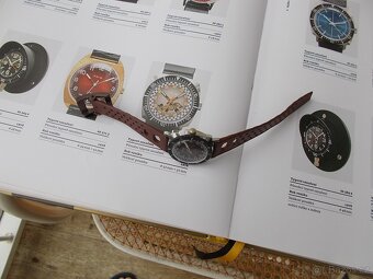 pekne funkcni chlapecke hodinky prim Formulky rok 1978 - 6