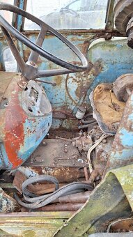 Zetor 3011,má platné doklady TP SPZ - 6