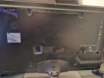 Samsung UE 40C6000RW + set top box Sencor - 6