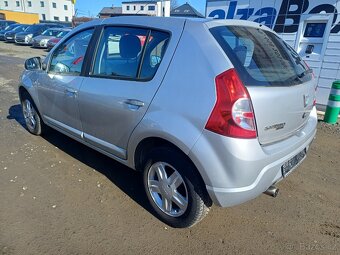 Dacia sandero 1.6 Laureate - 6