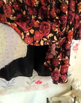 Pěkné květované šaty 52 - 6