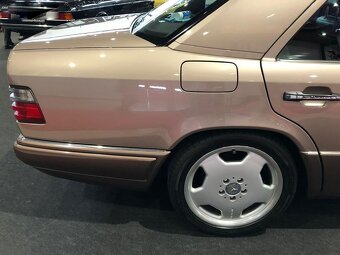 MERCEDES-BENZ 124 142KW - 6