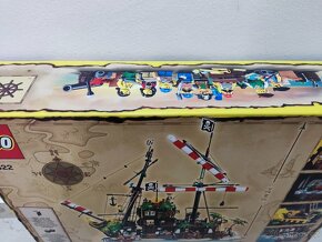LEGO Ideas 21322 Zátoka pirátů z lodě Barakuda - 6