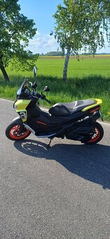 Aprilia SR GT 125 - 6