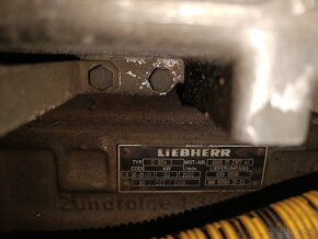 Liebherr D903 T - 6