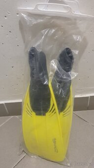 Dětské černožluté ploutve velikost 31-33 - 6